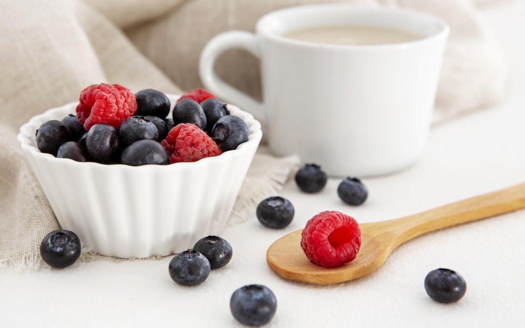 Ягоди та кава