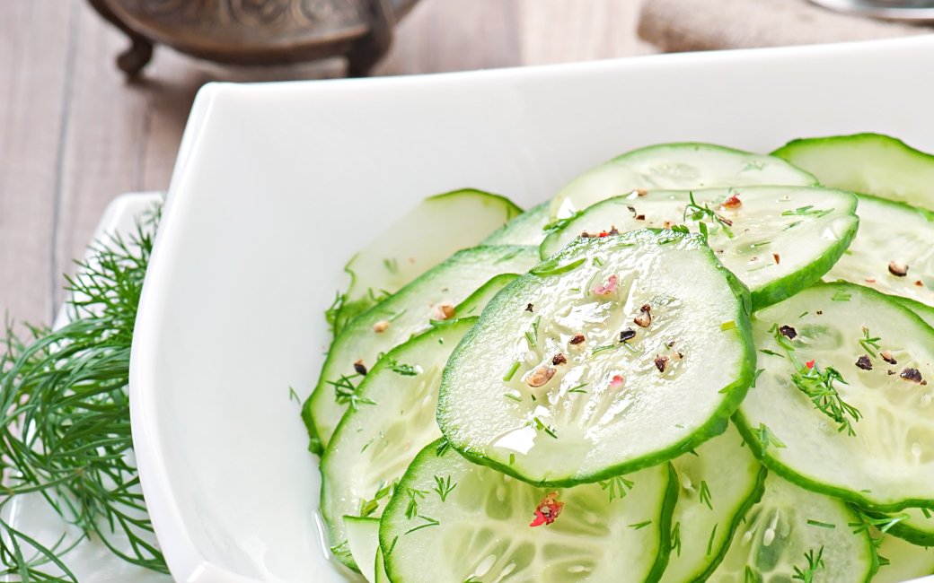 Салат з огірків