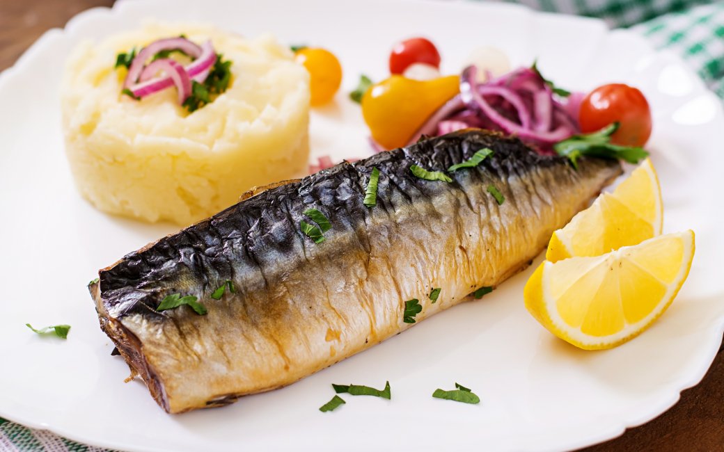 Скумбрія з картоплею