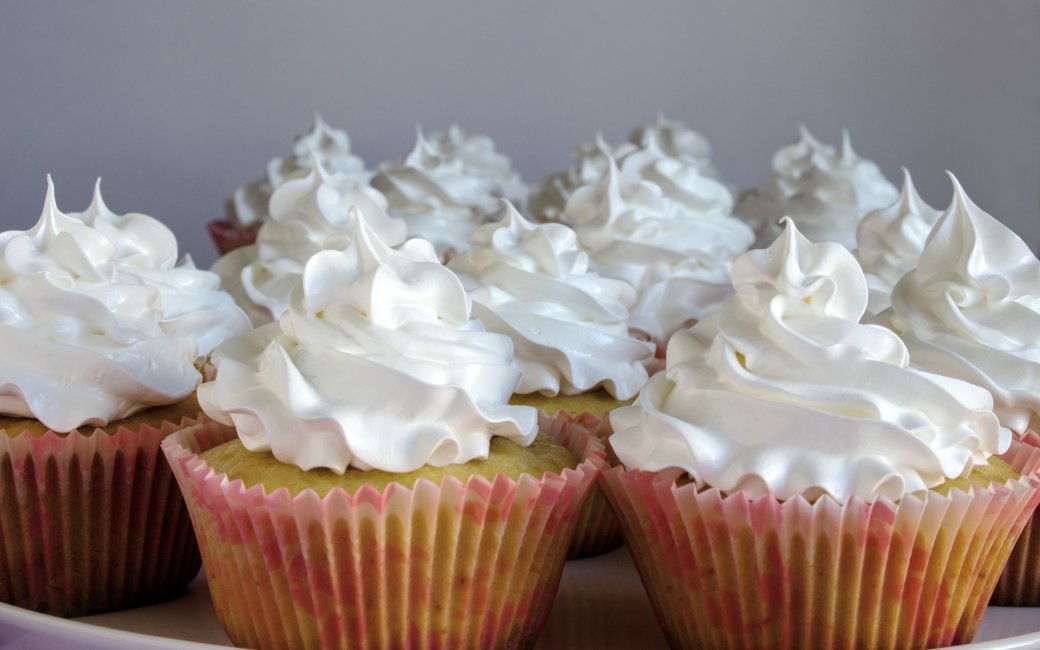 Капкейки з меренгою