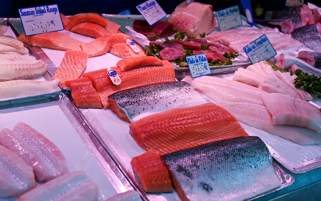 Червона риба