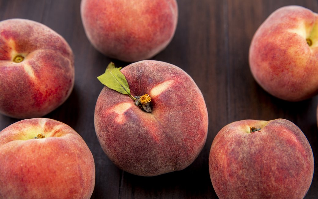 Персики і нектарини