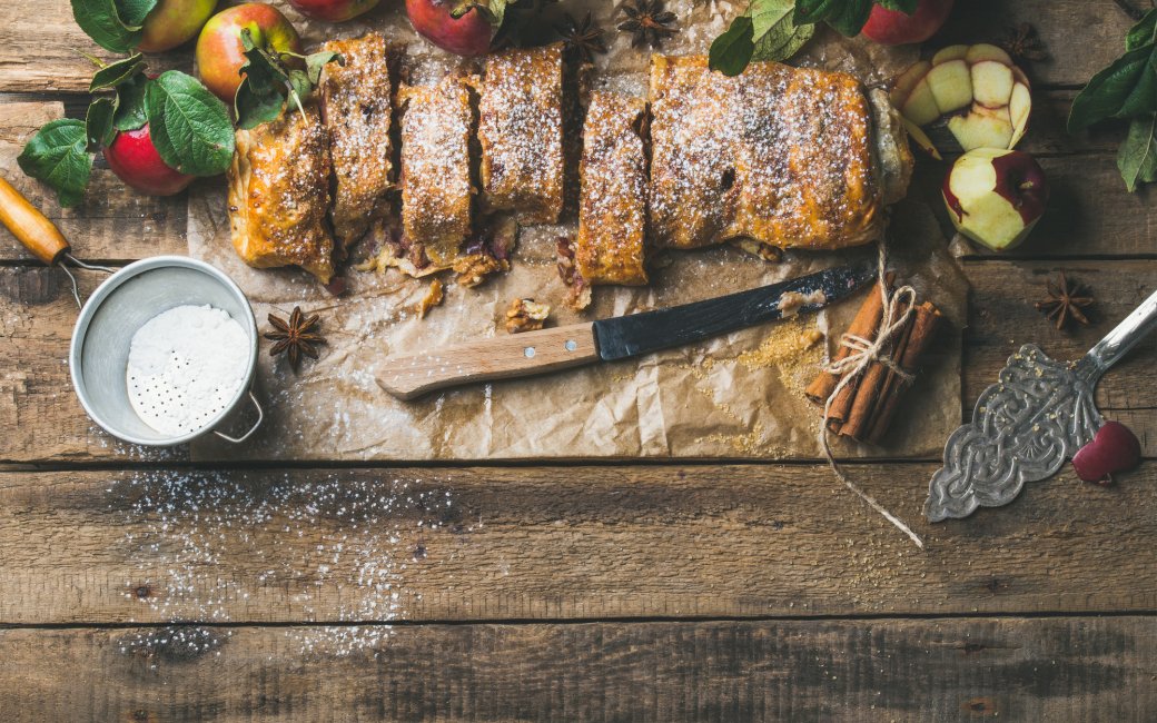 Штрудель з яблуками