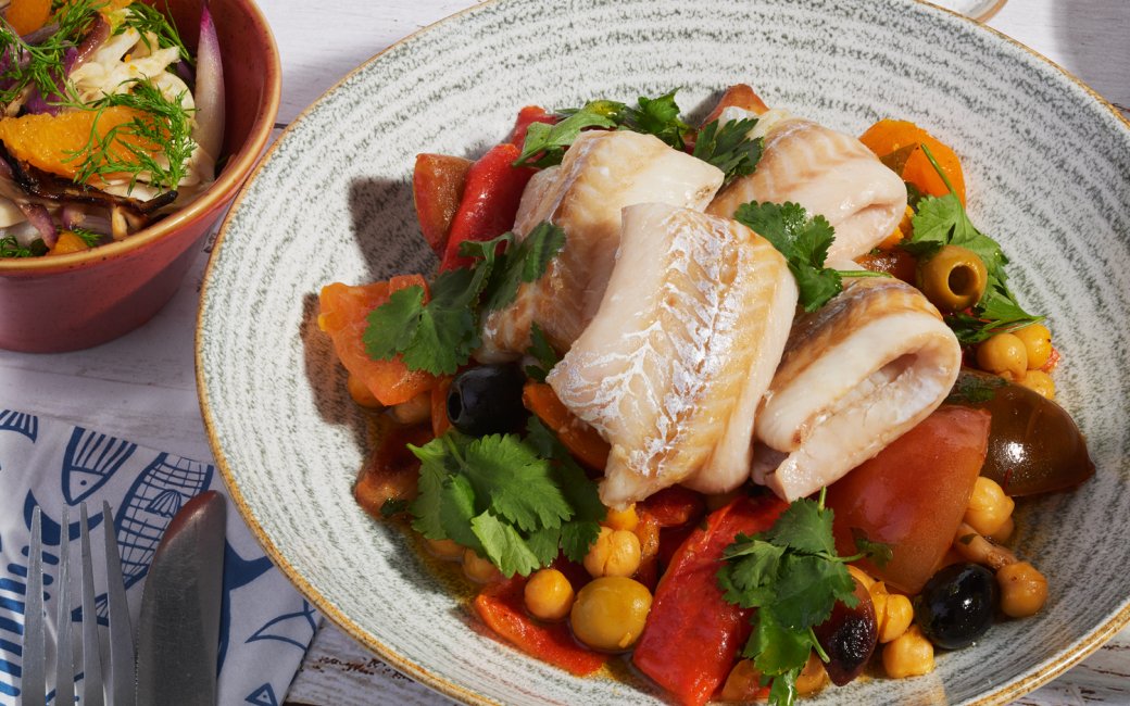 Минтай на парі з овочами