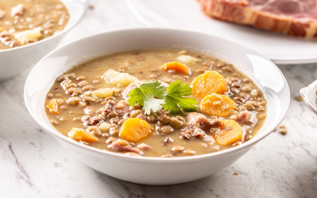 Пісний суп із сочевицею