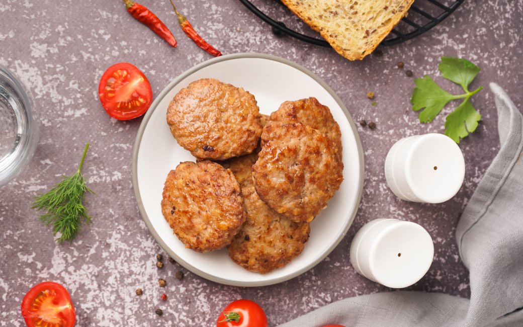 Котлети з фаршу і картоплі