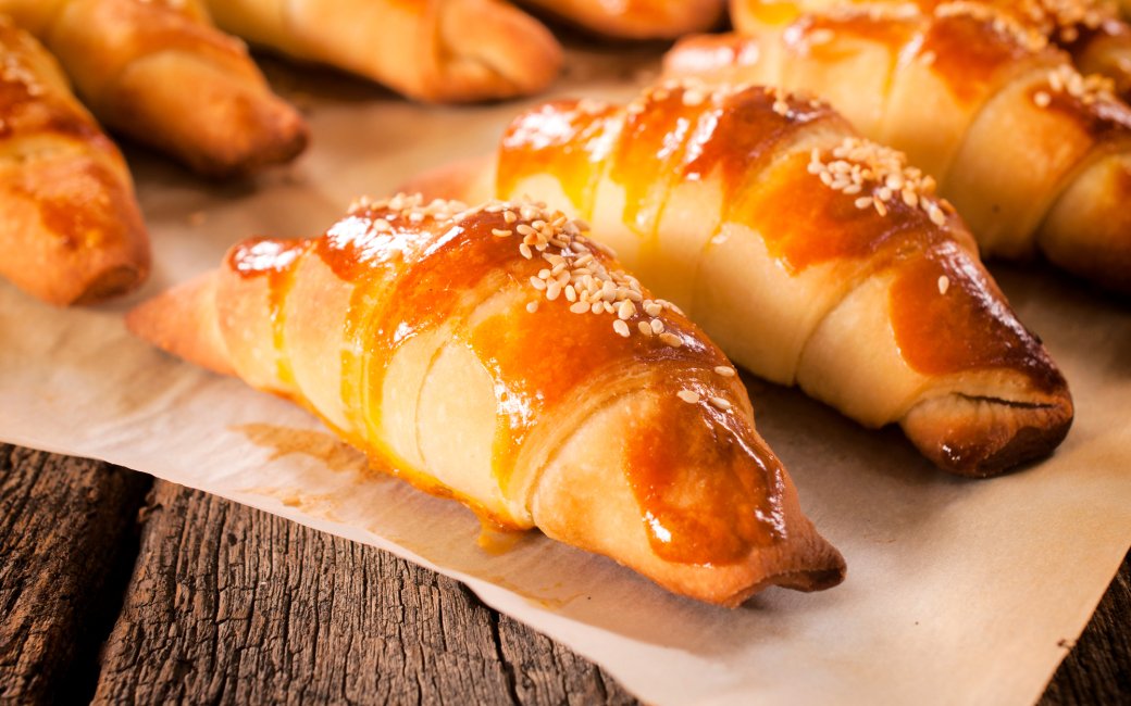 Рогалики з сиром і горіхами