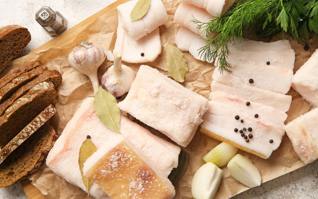 Чи можна їсти сало вагітним