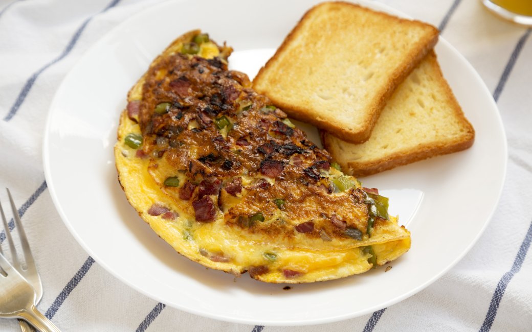 Омлет на хлібі — рецепт