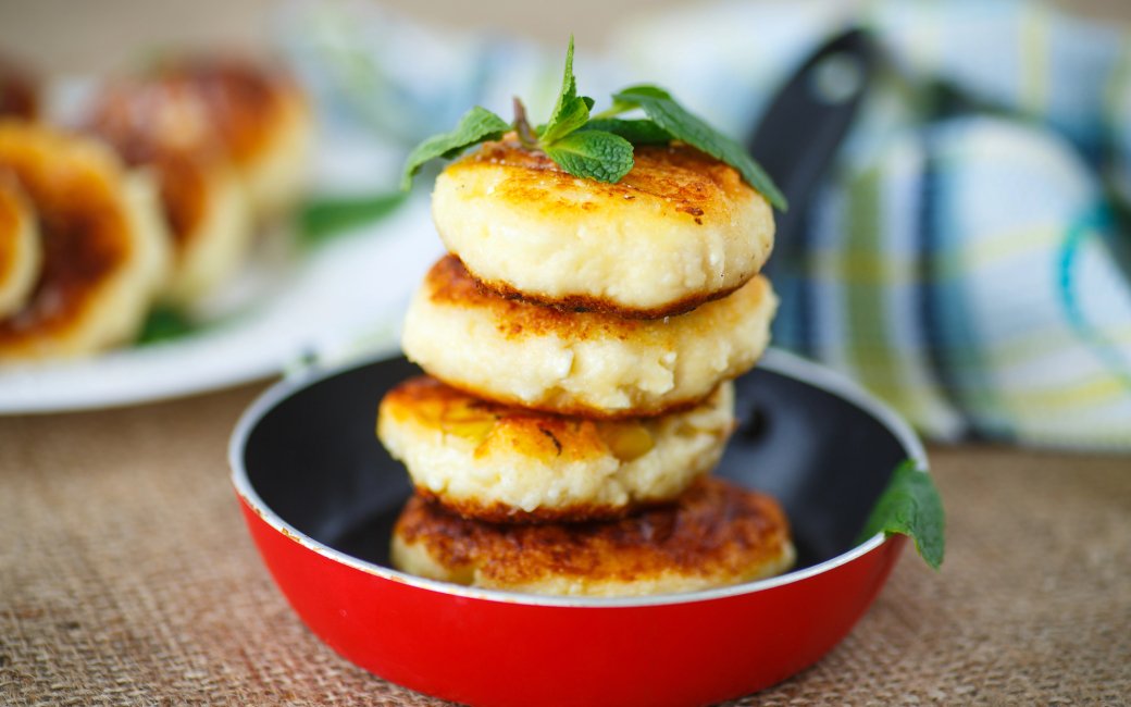 Сирники на сковороді