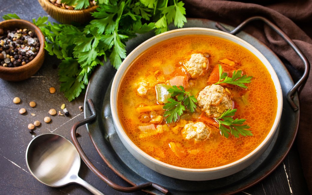 Суп із сочевицею та фрикадельками