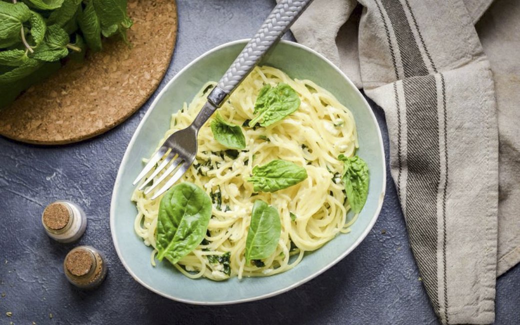 Спагетти с сыром и шпинатом