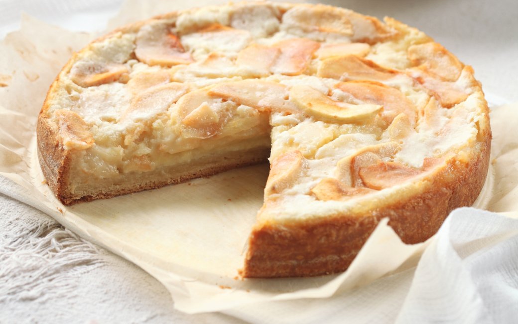 Яблучний пиріг на сковороді