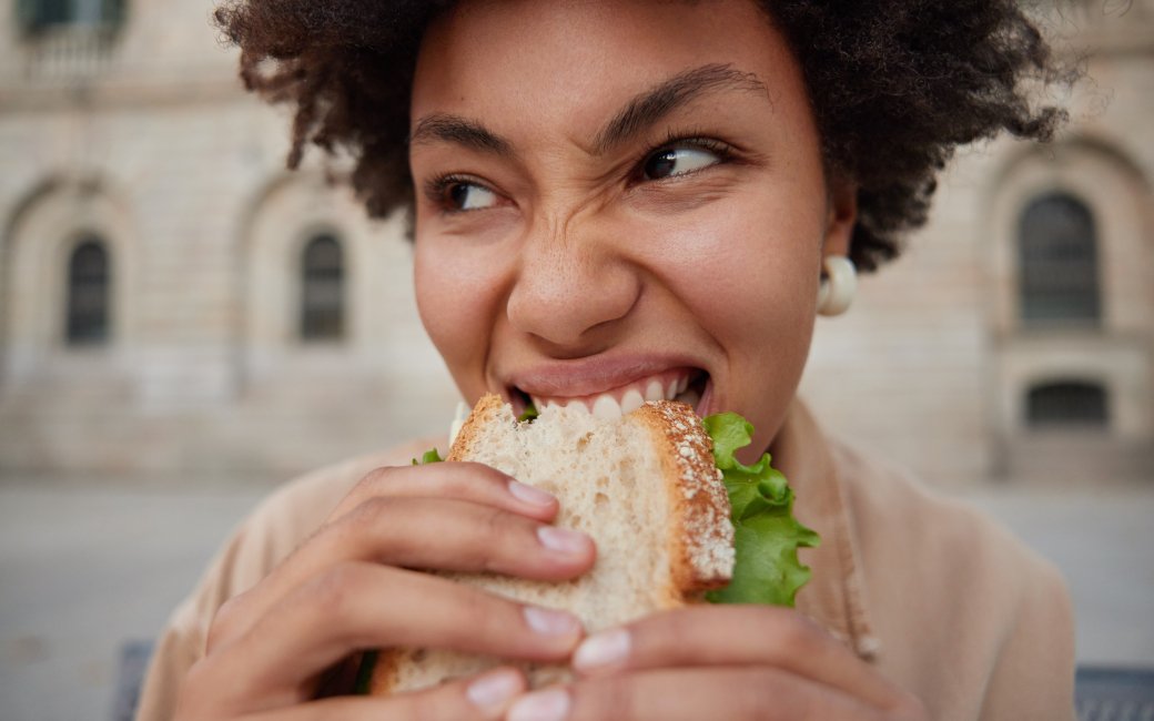 Емоційне переїдання що це