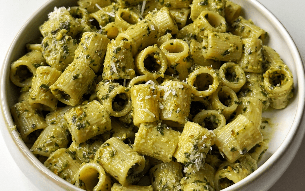 Макарони з фісташковим песто