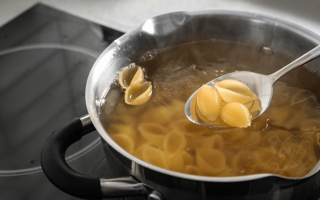 Скільки варити макарони