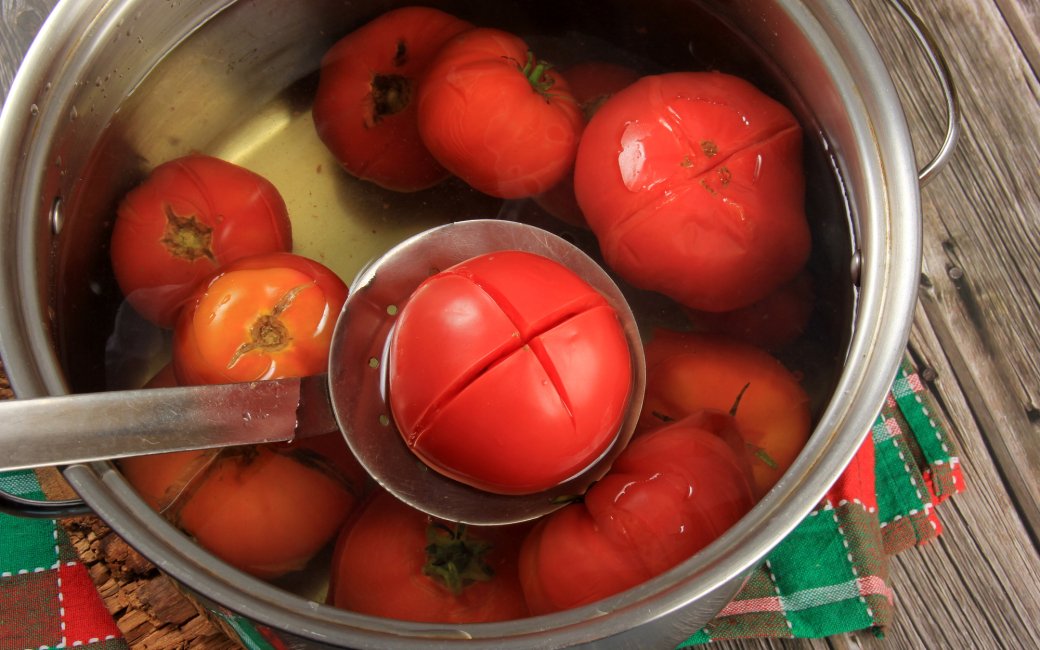 Бланшовані помідори