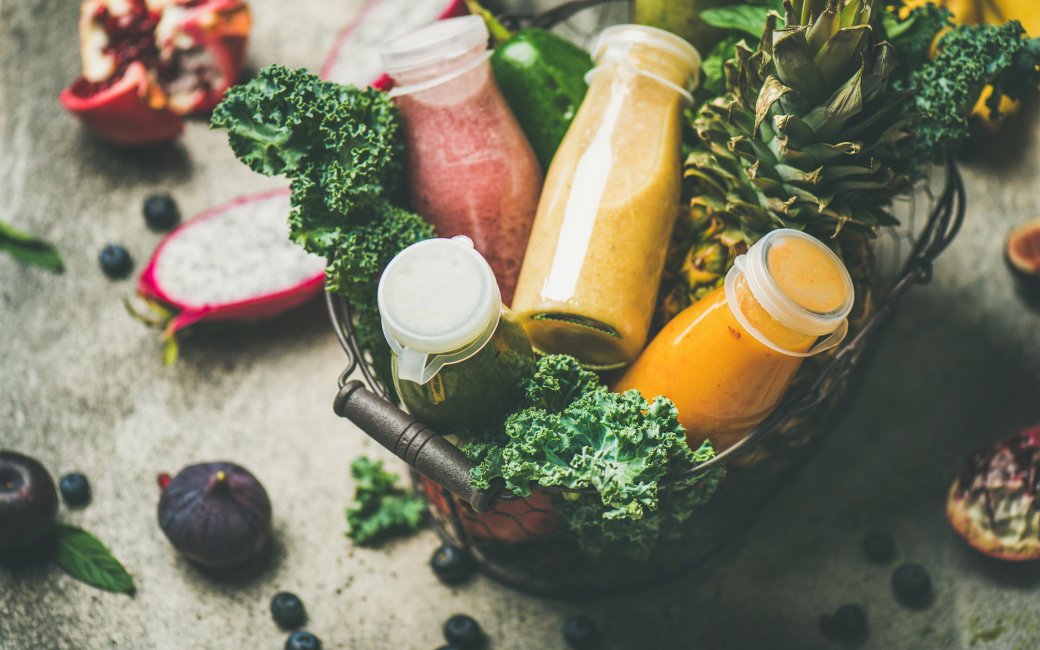 пляшки з різними соусами