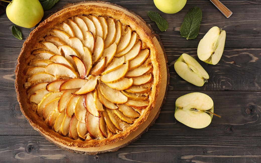 Випічка з яблуками від шеф-кухарів України