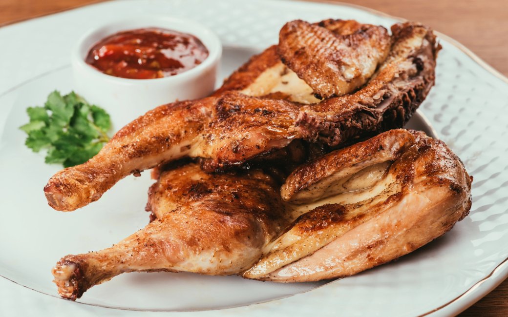 Курка в духовці