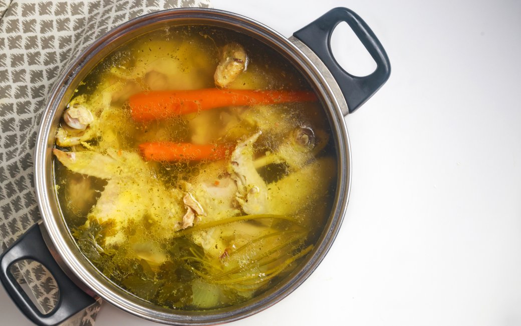 Скільки варити курячий бульйон