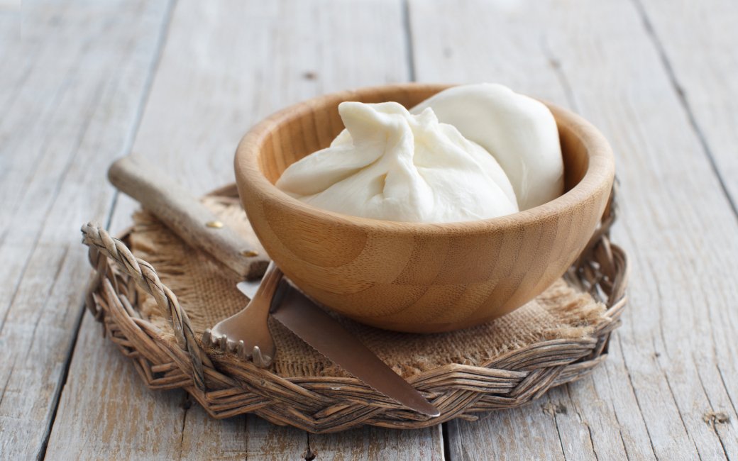 Моцарела та бурата