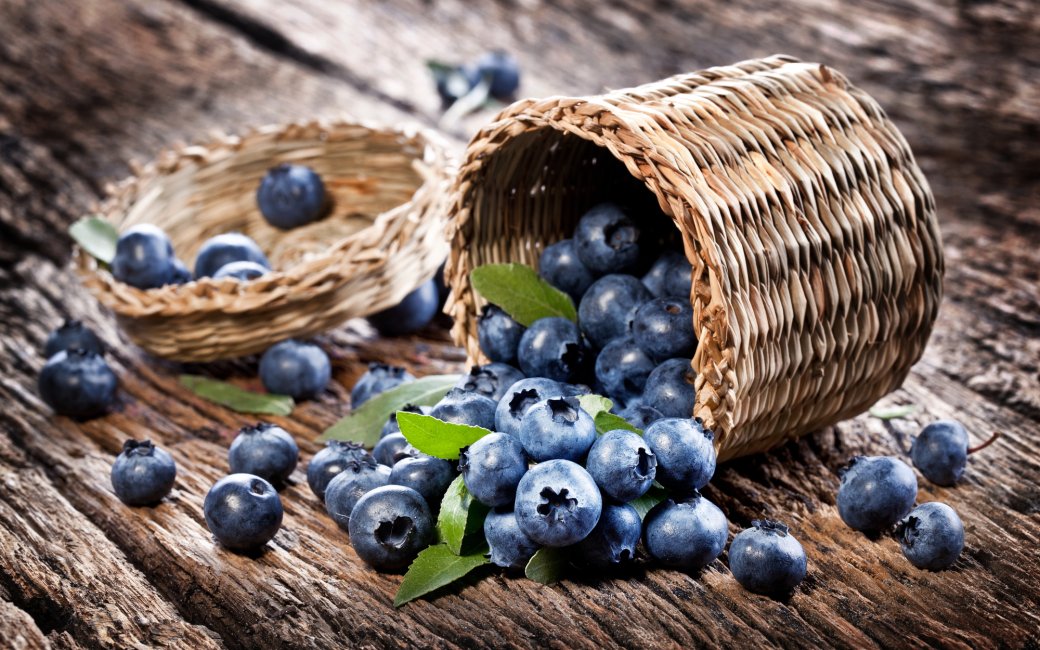 кошик з чорнциею