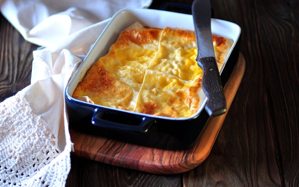 Заливний пиріг з яйцем