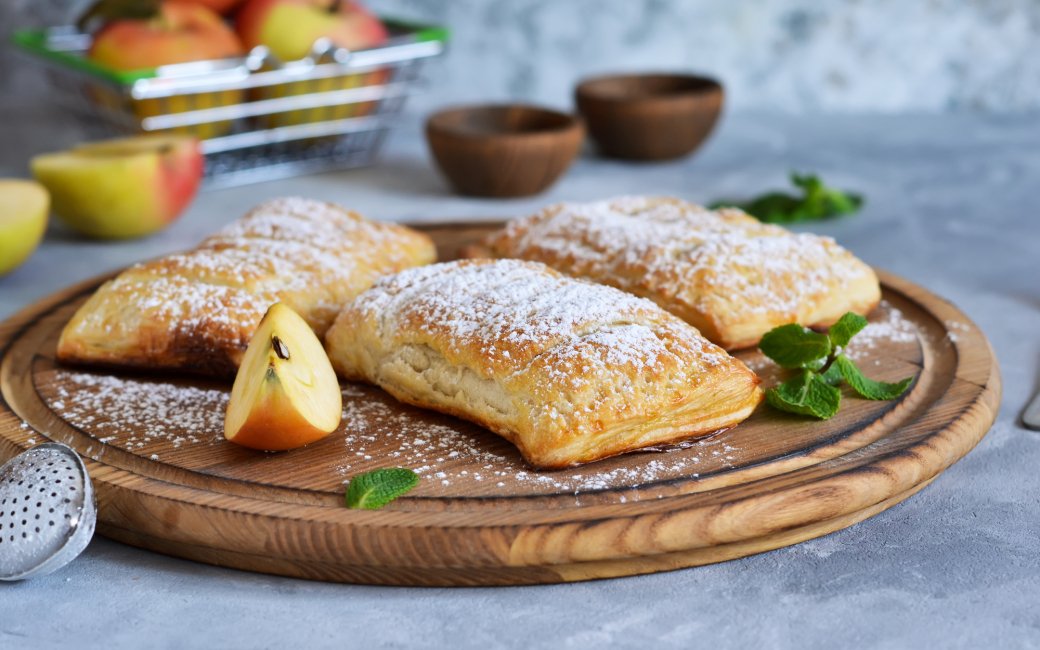 Пуфи з яблуками та корицею: рецепт