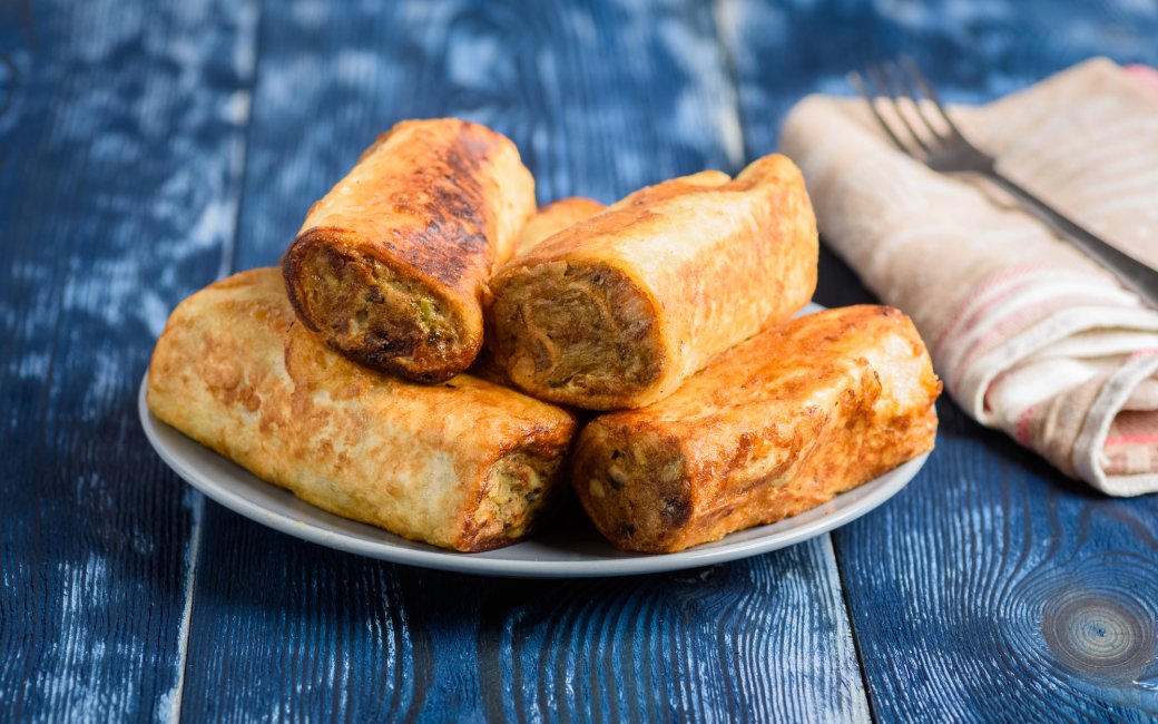 Запечений рулет з лаваша і фаршу