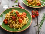 Спагеті з томатним соусом