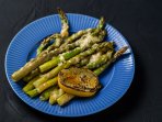 Запечена спаржа
