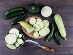 Кабачки та цукіні на столі