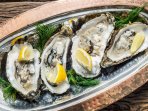 Устриці з лимоном