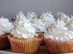 Капкейки з меренгою