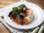 Куряча печінка з рисом і овочами
