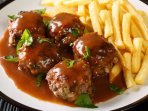 бельгійські фрикадельки з картоплею фрі