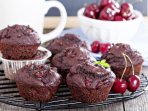 Шоколадно-кавові мафіни з вишнями