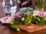 Малосольні огірки
