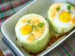 Яйця запечені в кабачках