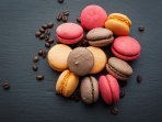 Асорті тістечок макарон