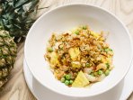 Рис з ананасом і горошком