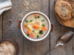 Суп з ячмінної крупи з овочами