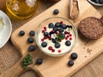Йогурт з чорницями та льоном