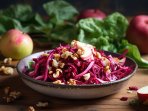 Салат з буряком, яблуками й горіхами