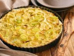 Пиріг з цибулею-пореєм та картоплею