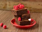 Брауни с шоколадом и малиной