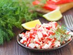 Салат з крабовими паличками