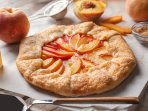 Відкритий пиріг з персиками