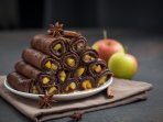 Шоколадні налисники з яблуками